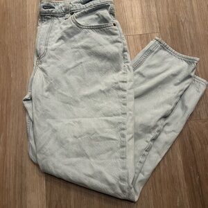 Abercrombie & Fitch Tapered Loose Light Denim Jeans • Size 30